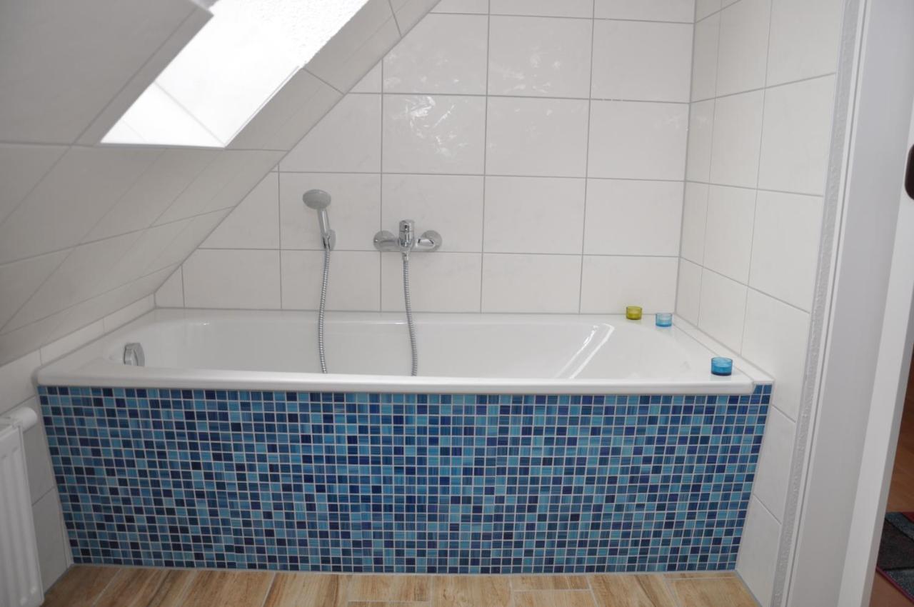 Ferienhaus Mueritzzauber / 1 Zimmer Dachgeschoss-Appartement Robel Exterior photo